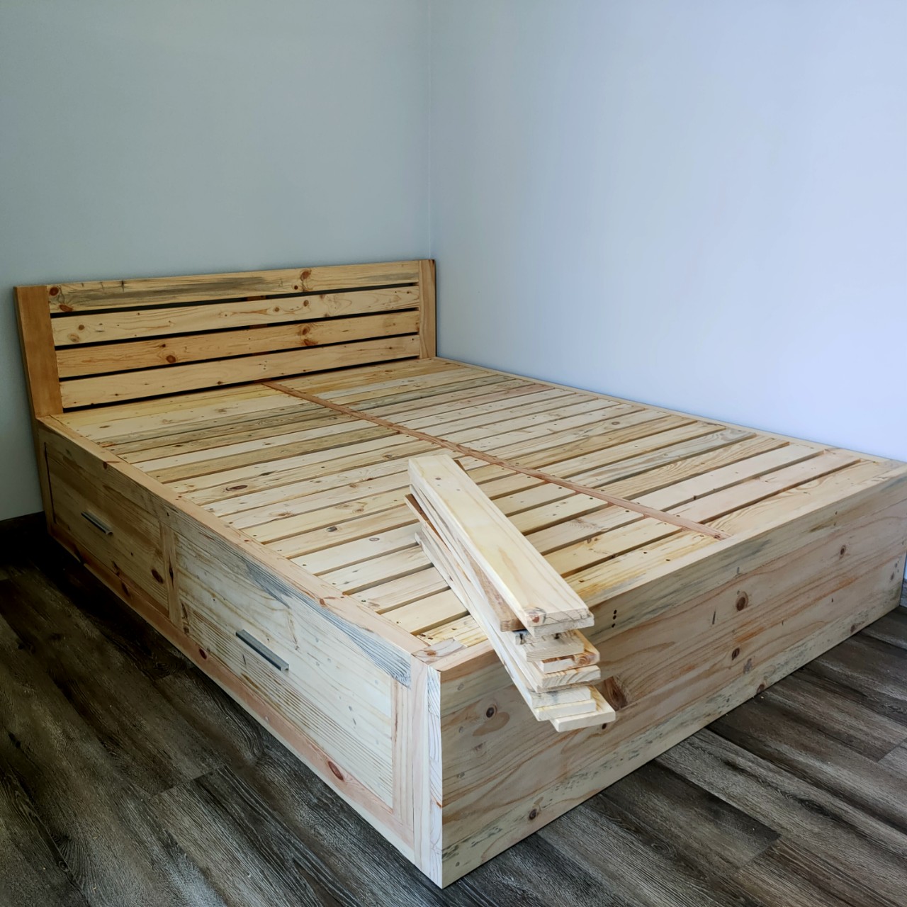 giường gỗ thông hộp 2 hộc giá rẻ tại nha trang ninh hòa